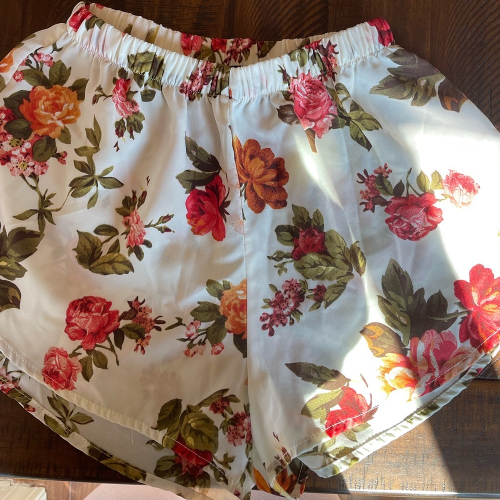 Floral comfy shorts